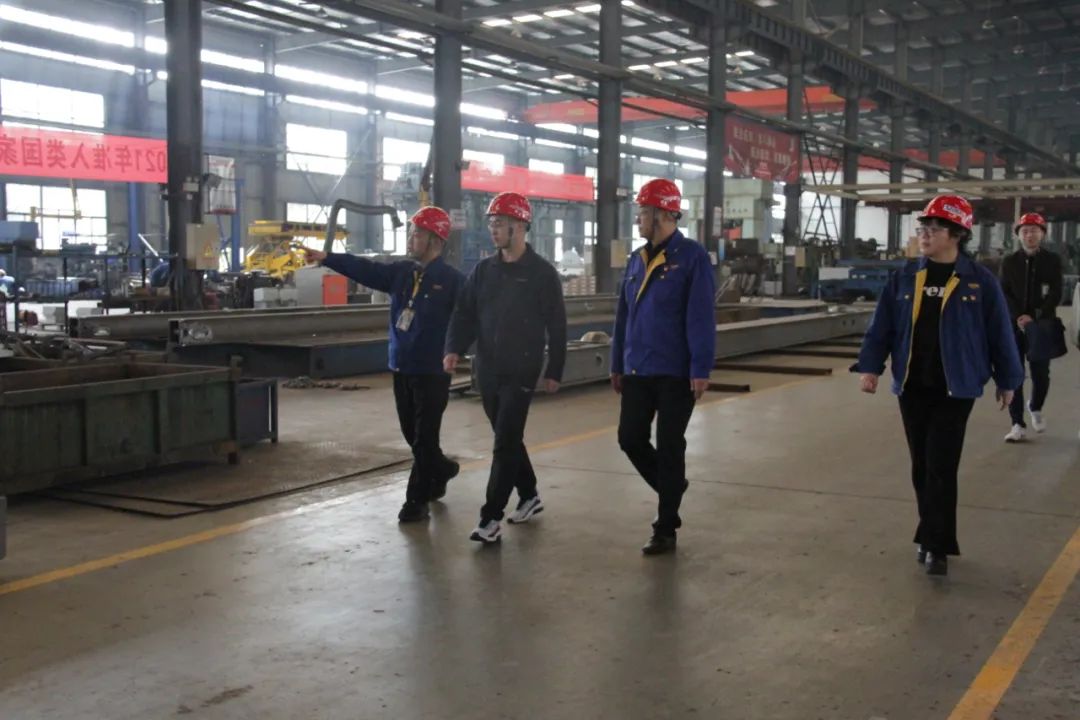 襄阳市委巡察办主任安雪尽莅临江南在线手机版（大中国区）重工考察调研